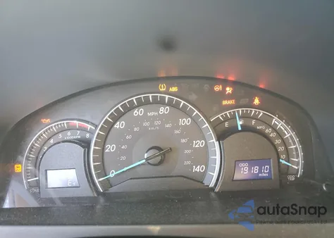 2013 Toyota Camry Se z USA, uszkodzony, nr VIN 4T1BK1FK1DU535057